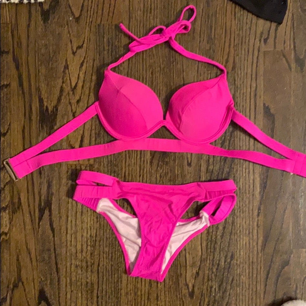 Victoria’s Secret bikini